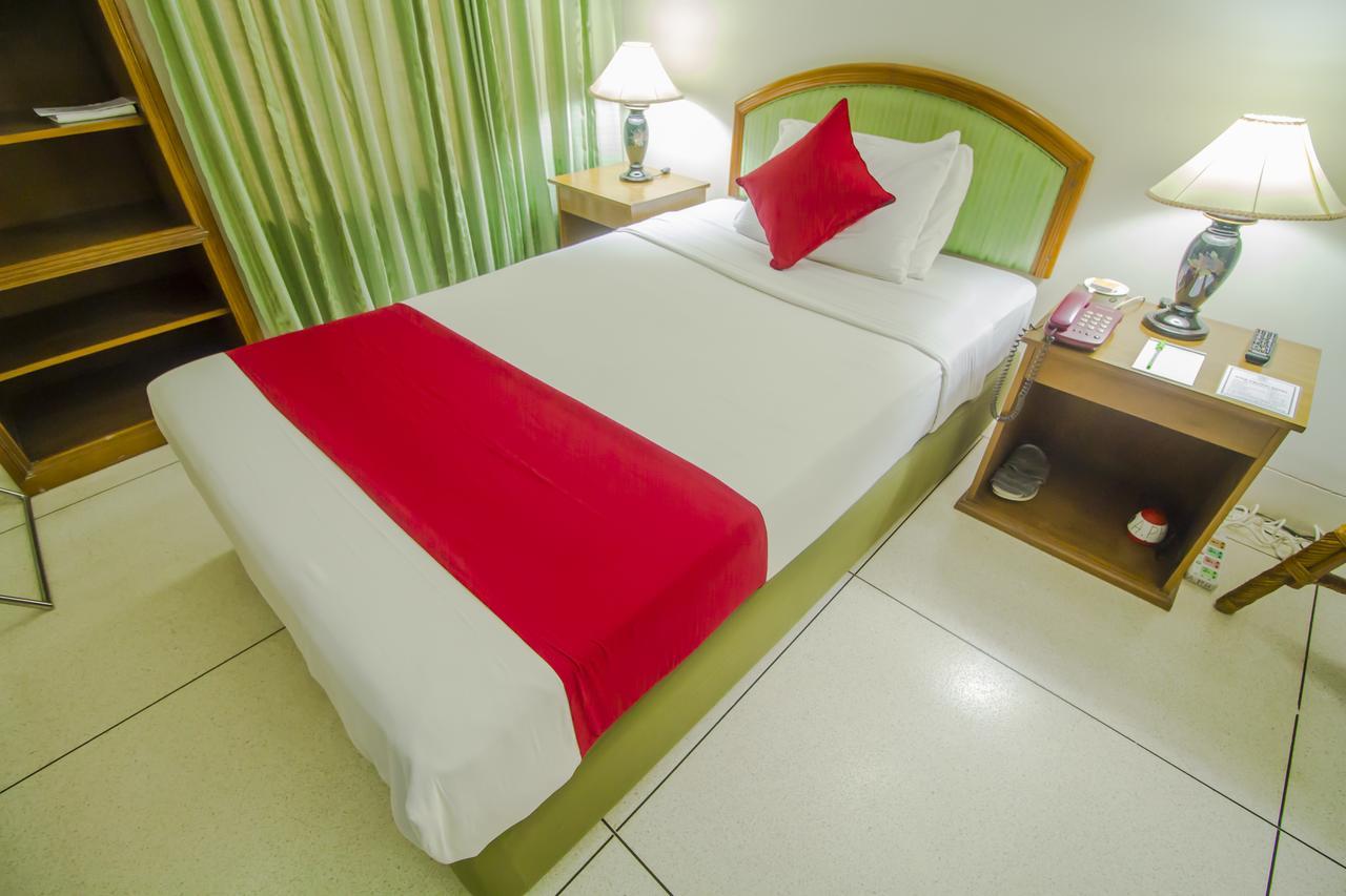 Asia Pacific Hotel Dhaka Exteriör bild